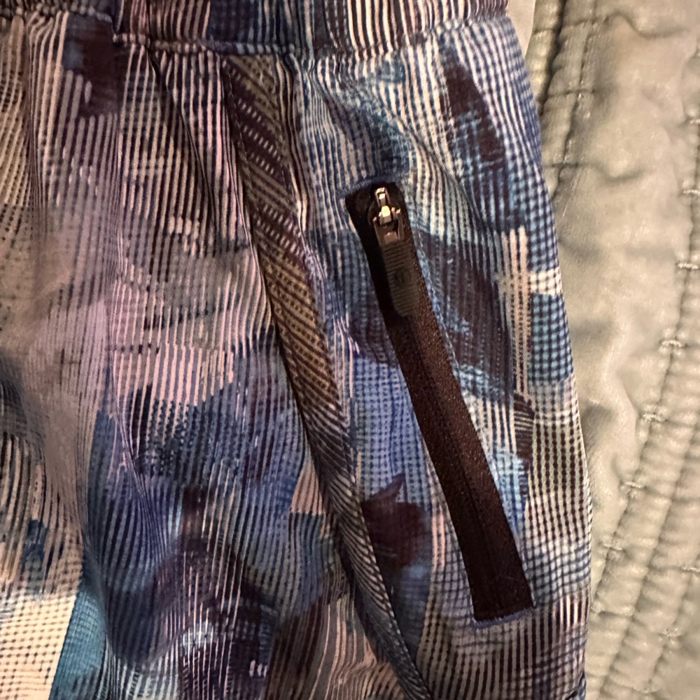 Lululemon Patterned Shorts - image 3